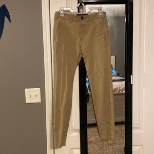 28x30 Hollister skinny chino